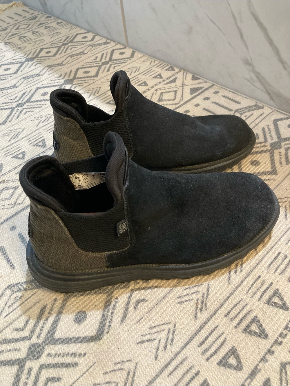 Hey Dude Women's Branson Suede Ankle Boots Black and Brown size 9